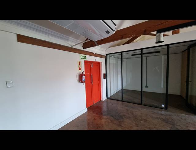 303M² OFFICE FOR SALE IN WOODSTOCK